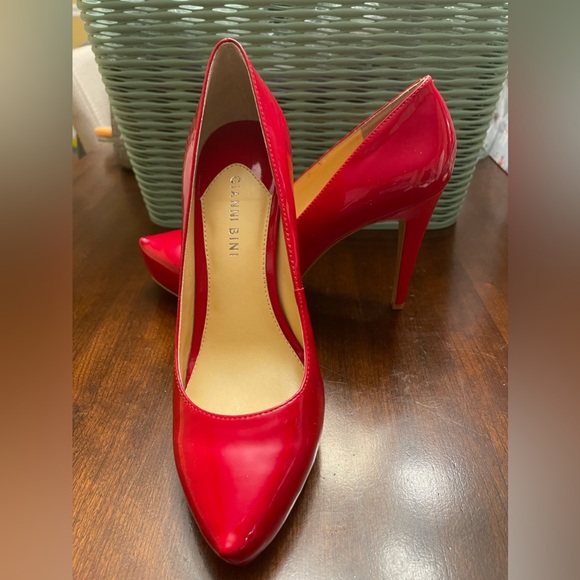 NWOT Gianni Bini Heels - Picture 4 of 10